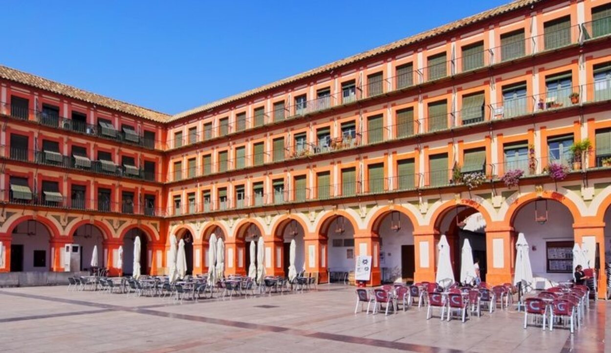 La plaza de la Corredera lo tiene todo:belleza, historia y curiosidades 