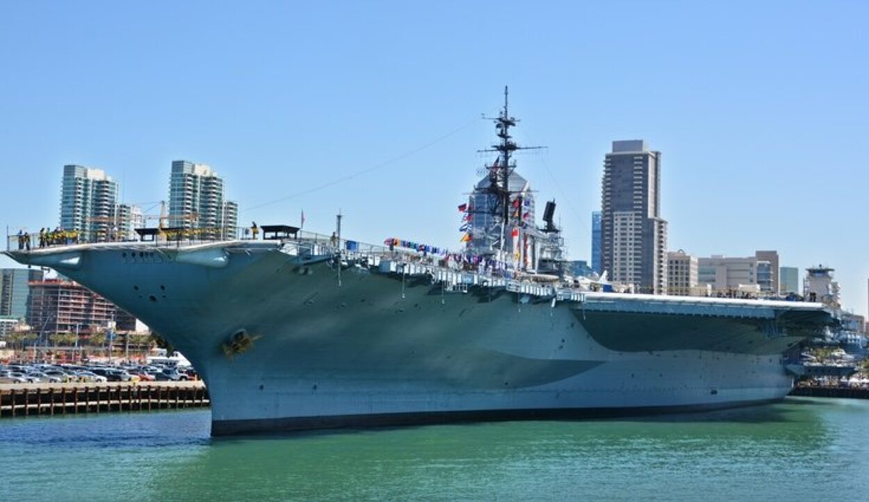 El portaaviones USS Midway