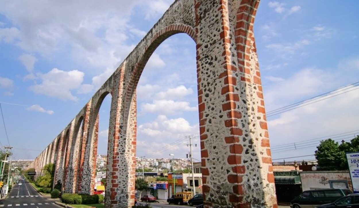 En Querétaro destacan los bordados en punto de cruz y las muñequitas de trapo