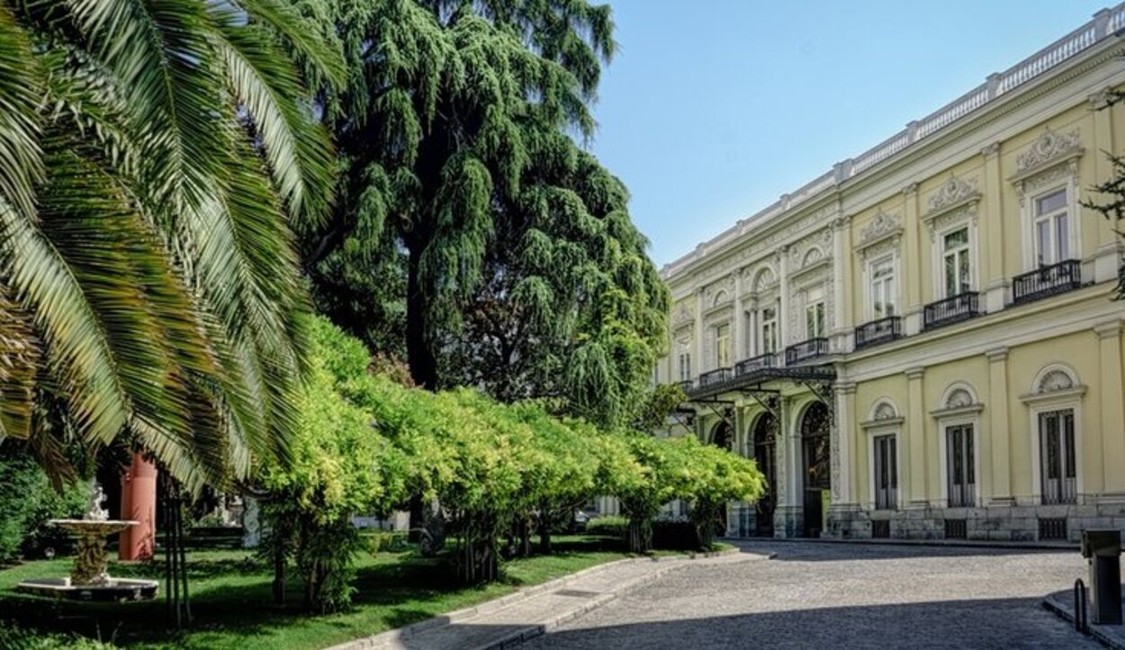 Situado en pleno paseo de Recoletos, este palacio fue la residencia del marqués de Salamanca