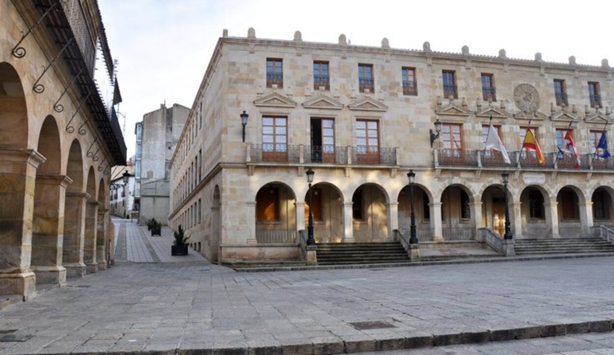 La Plaza Mayor de Soria es el núcleo de la vida local en el casco antiguo