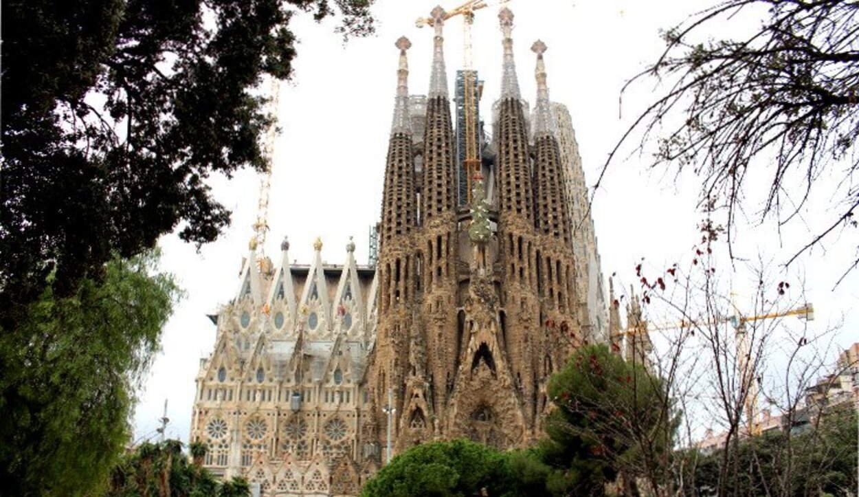 Panorámica de la fachada del Nacimiento de la Sagrada Familia