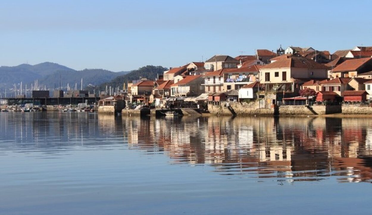 Combarro se encuentra frente a la misma ría de Pontevedra