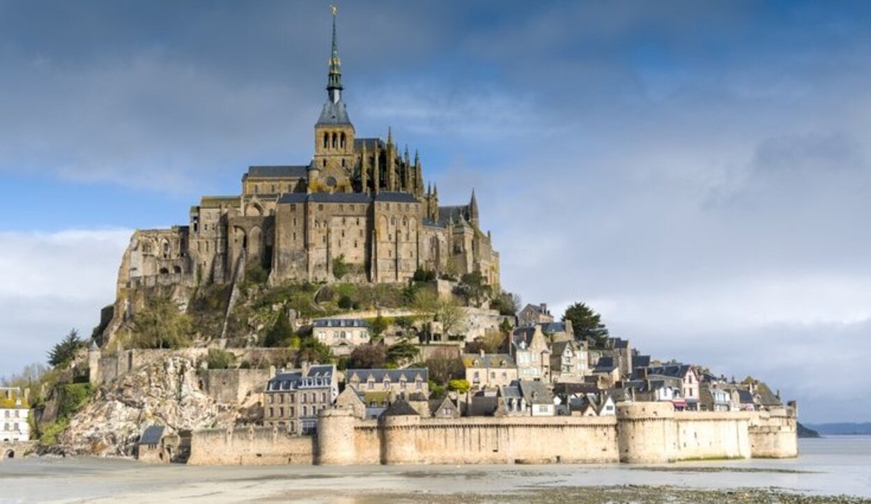 El Mont Saint-Michel es lugar sagrado de peregrinación desde hace siglos