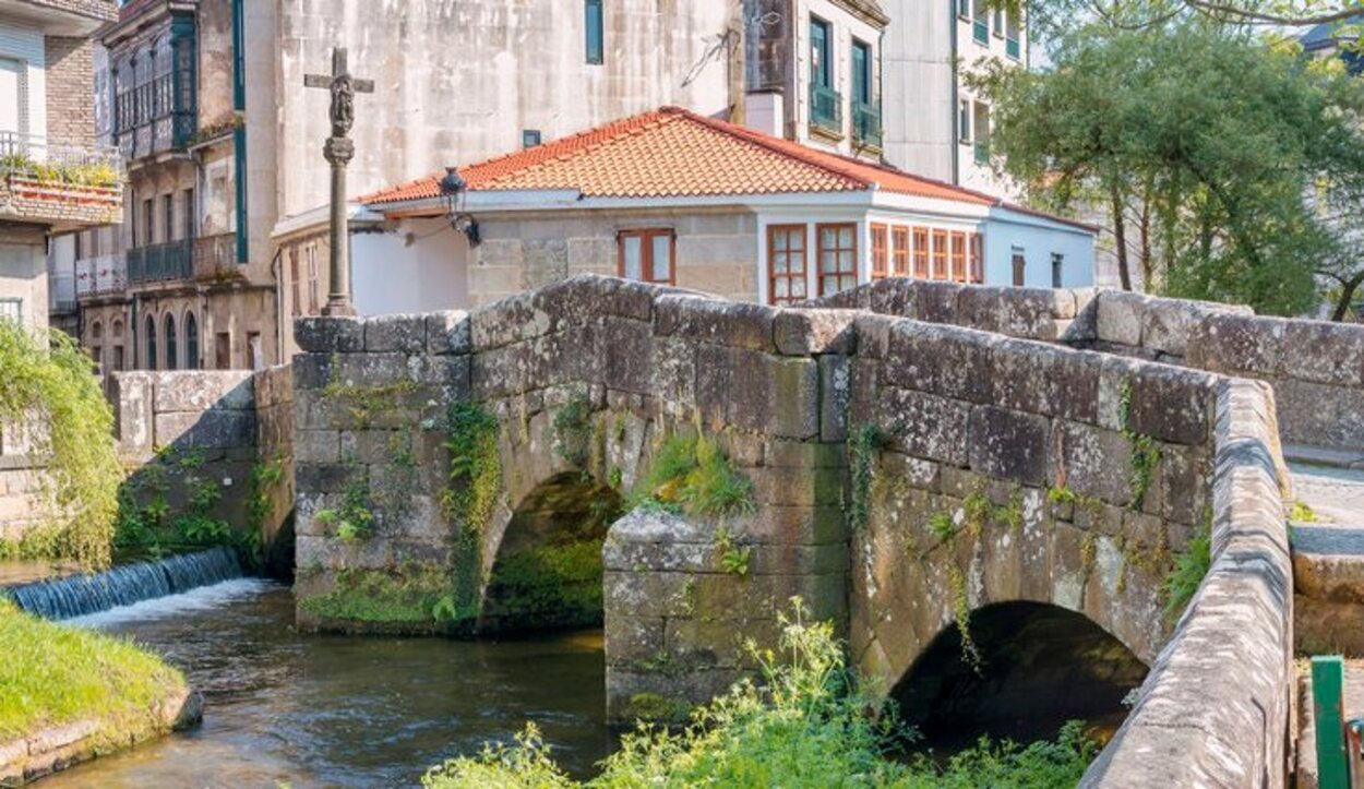 Puente romano sobre el río Bermaña