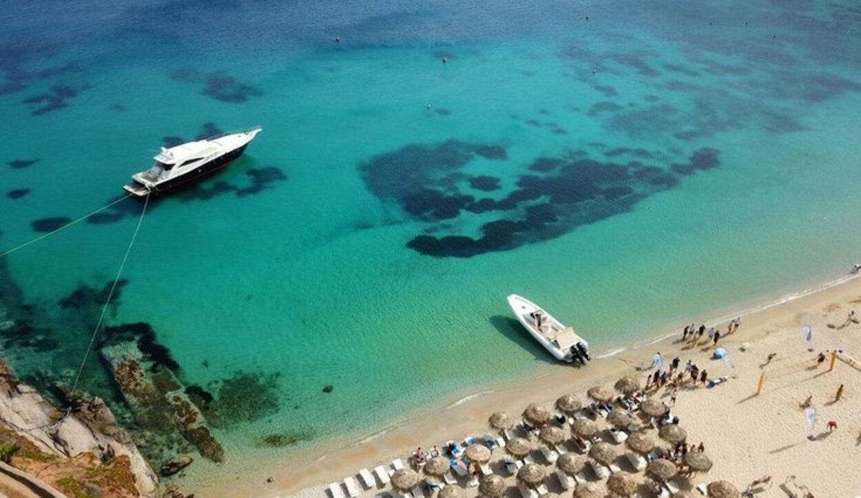 El viaje Mykonos- Santorini los ferries más rápidos tardaran dos horas