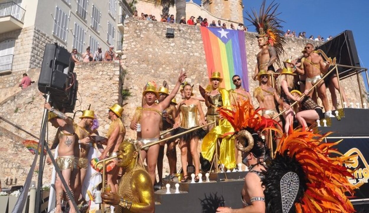 Esta localidad es uno de los destinos gayfriendly más reconocidos de la Península Ibérica