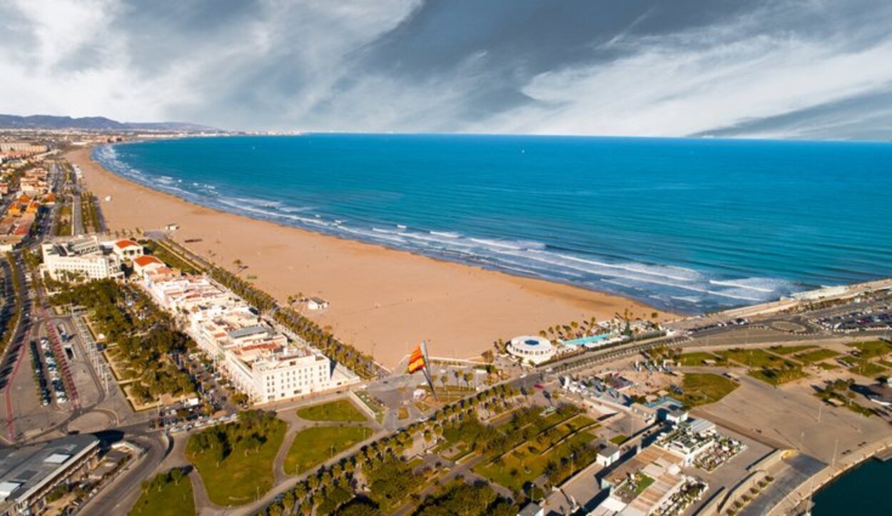 Playa de la Malvarrosa desde vista aérea