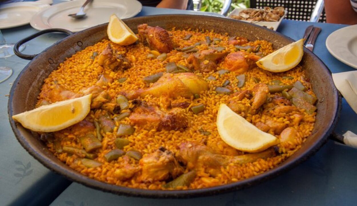 Existen numerosas variaciones de paella valenciana