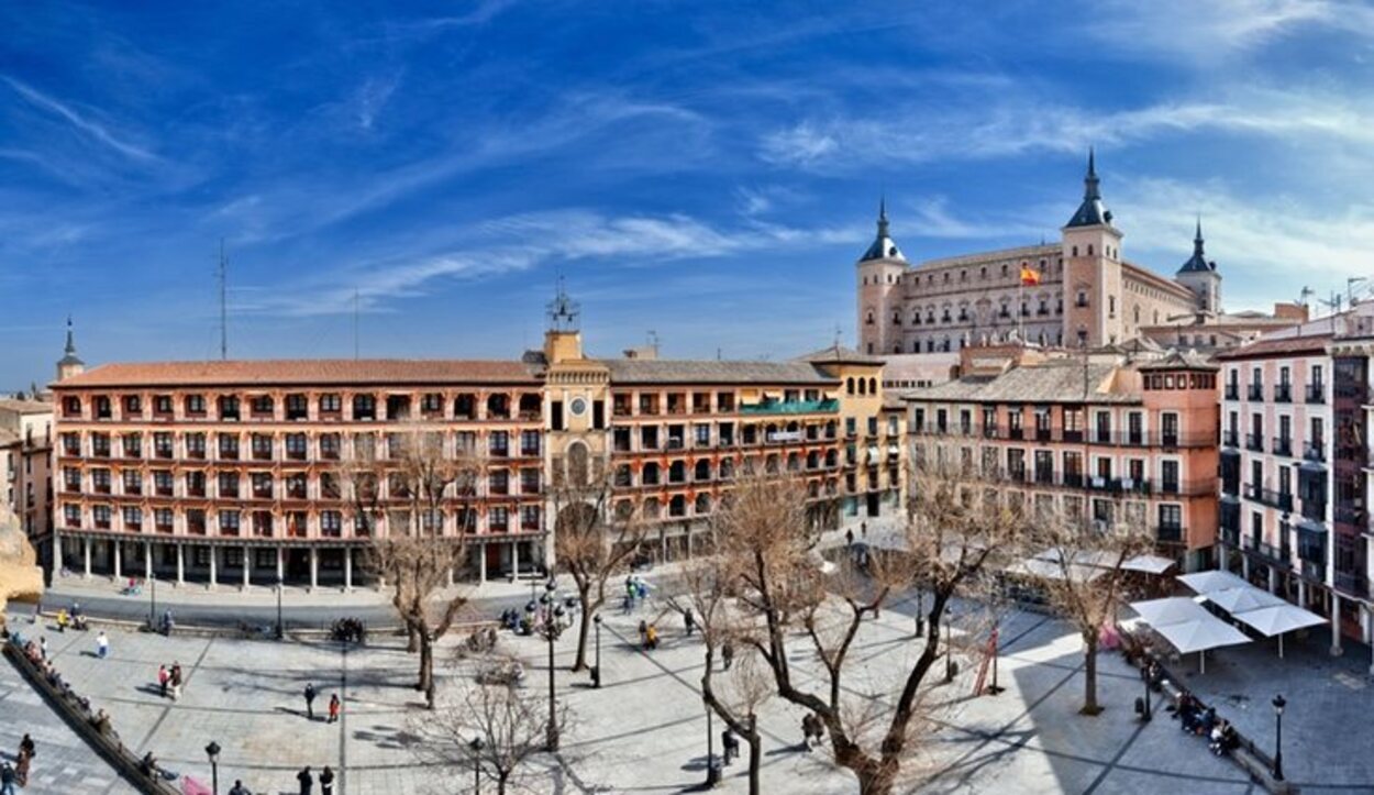 Plaza de Zocodover, inicio del tren turístico de Toledo