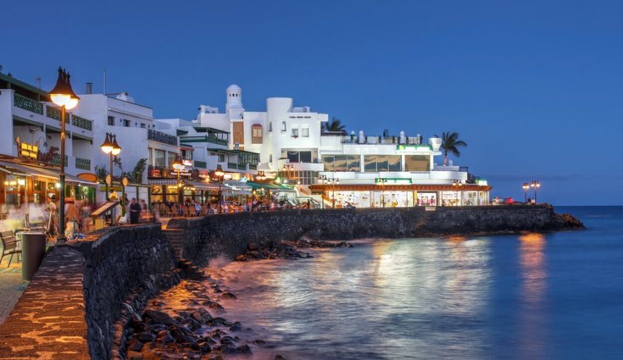 El área de Playa Blanca se ha consolidado como el tercer enclave turístico de la isla en los últimos años