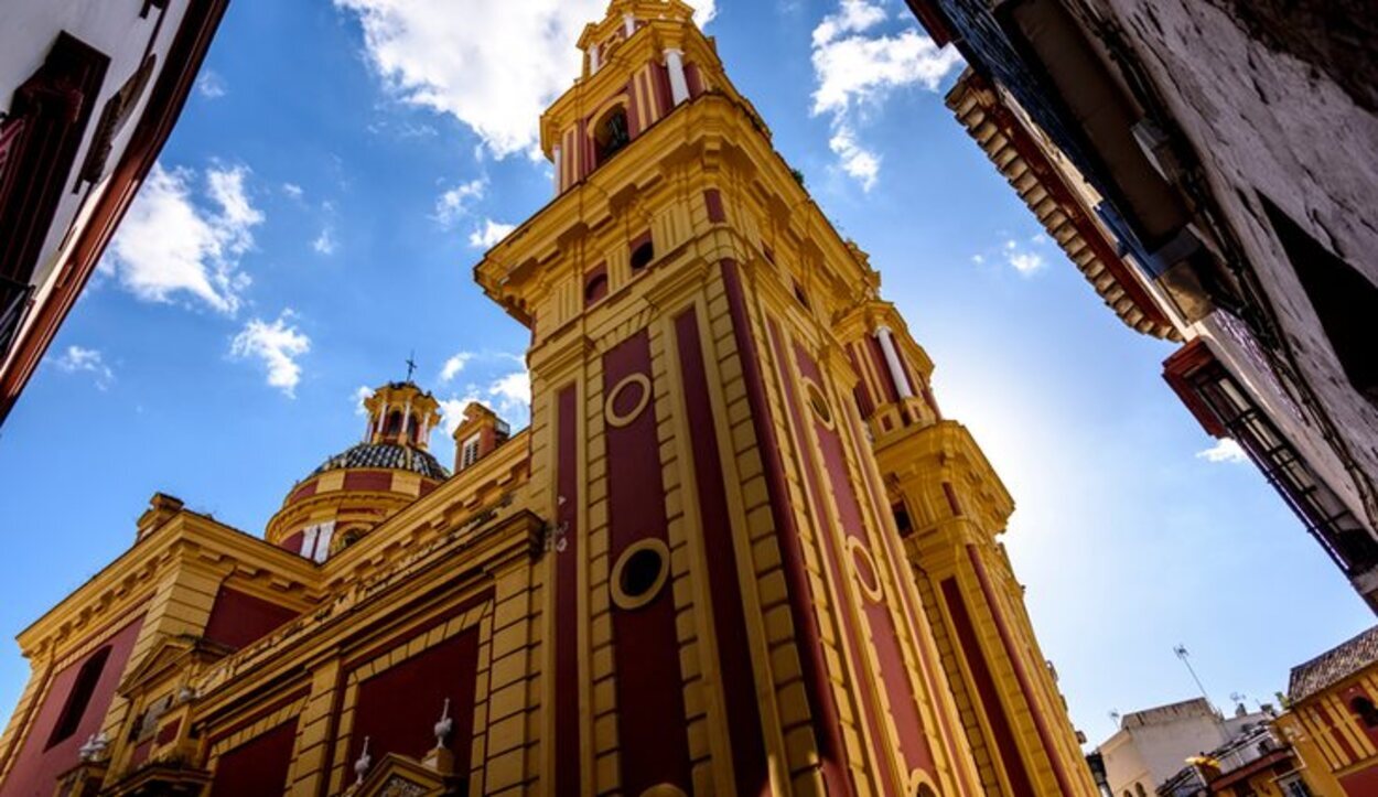 La Iglesia de Jesús Cautivo es el centro donde se congrega la Hermandad del Cautivo