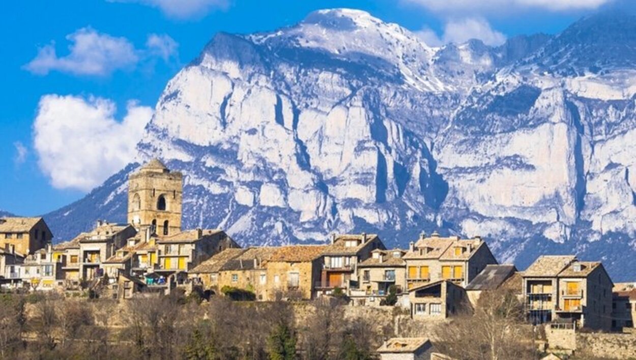 Aínsa ofrece uno de los paisajes más impresionantes de la provincia de Huesca