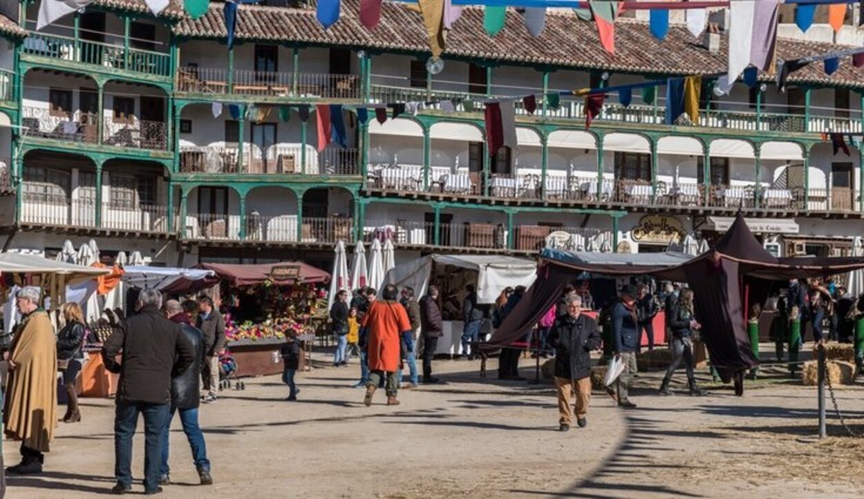 Mercado medieval en la Playa Mayor de Chinchón