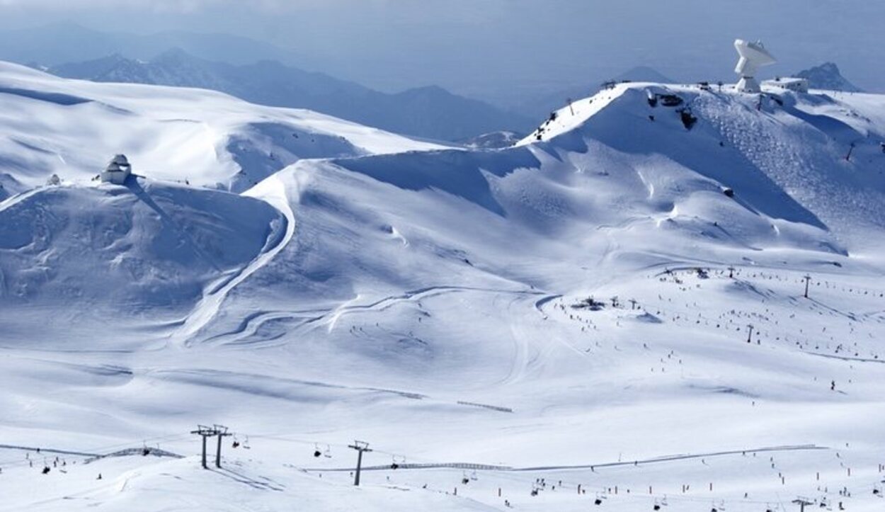 Sierra Nevada está situada entre Granada y Almería