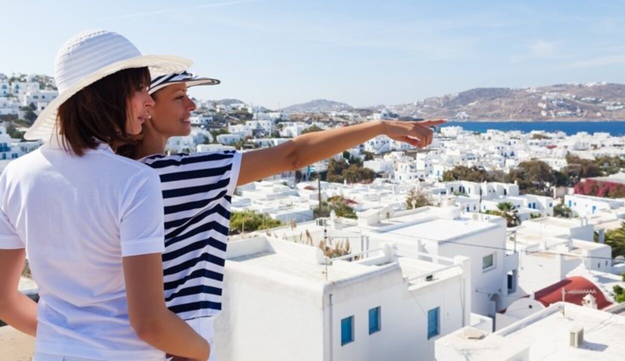 Mykonos, es la isla griega más animada de todas, y mejor valorada por el turismo homosexual