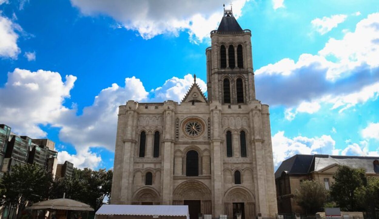 La Basílica-Catedral de Saint-Denis sirvió de panteón real