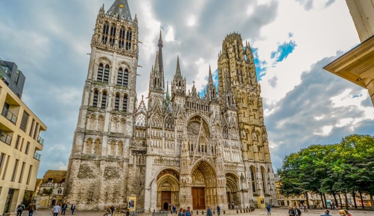 La Catedral de Notre-Dame de l'Assomption de Rouen ha sido retratada por pintores de prestigio