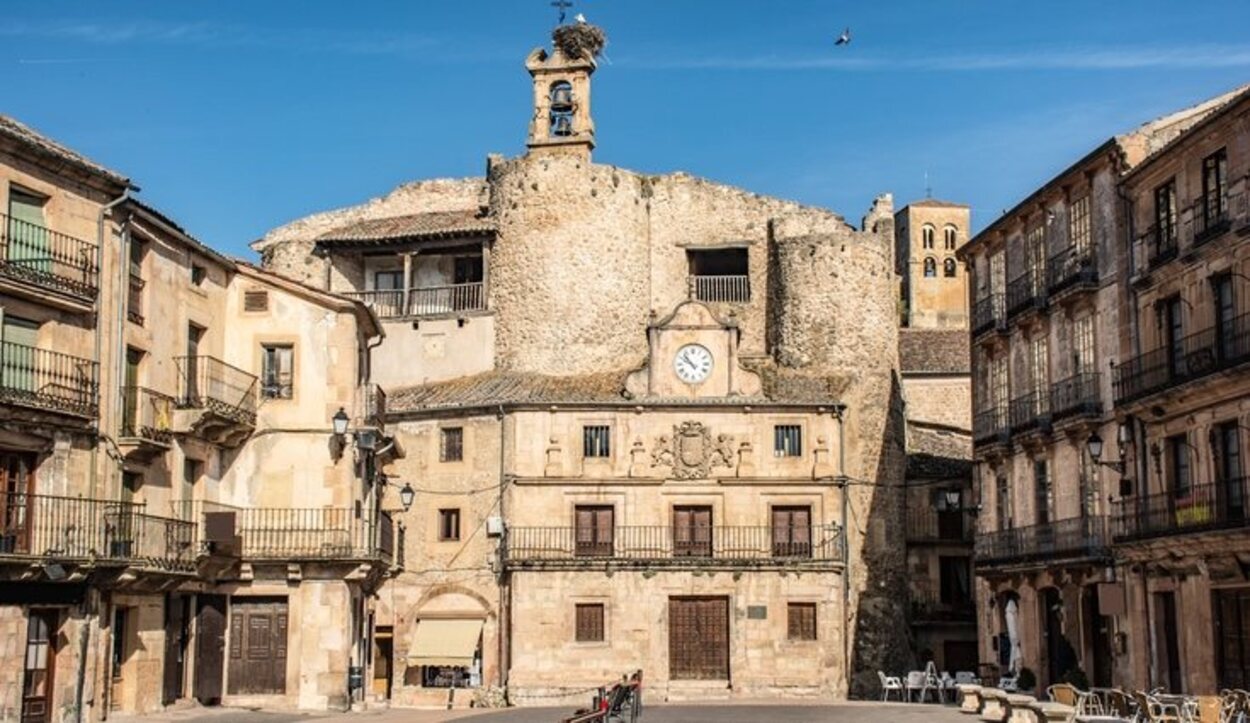 La Plaza Mayor es ideal para comprar un souvenir o parar a tomar algo