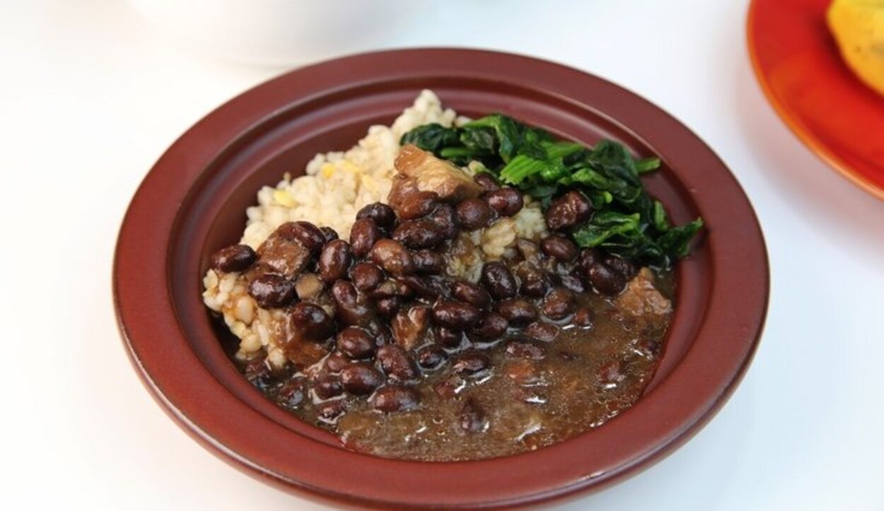 Feijoada, plato típico de Brasil