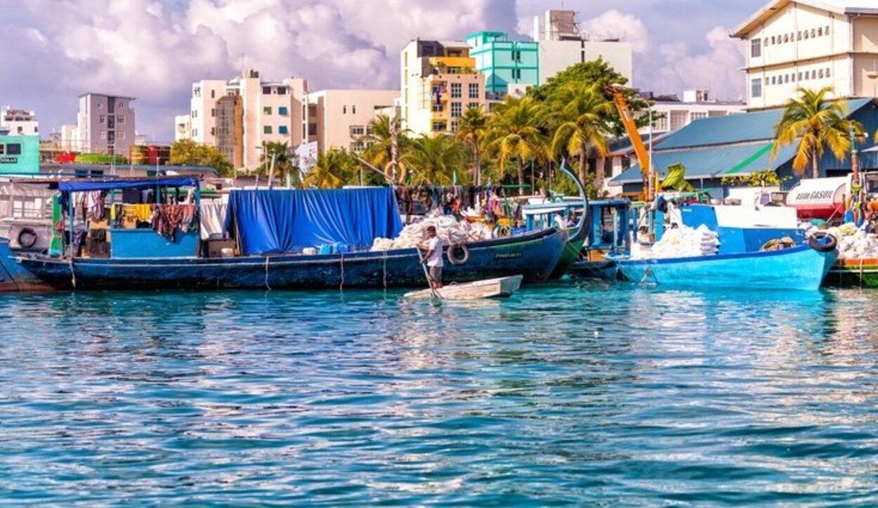 Callejear por las concurridas calles de Malé será una locura mágica