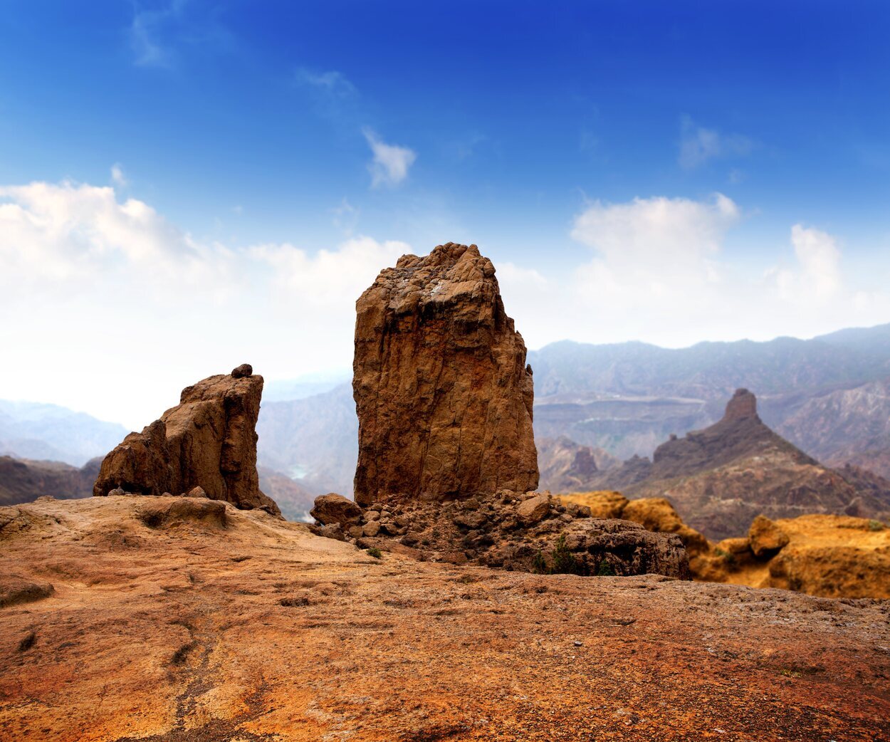 El Roque Nublo es de origen volcánico y mide 80 metros