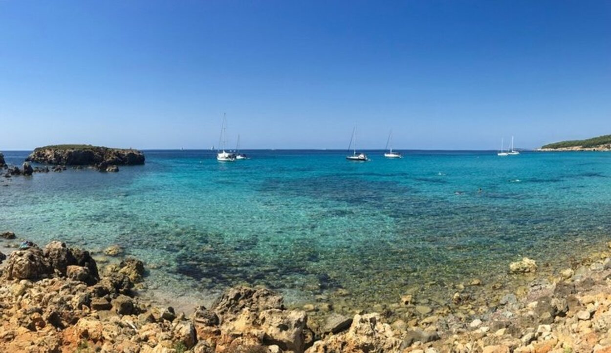 Vistas de la playa de Binigaus