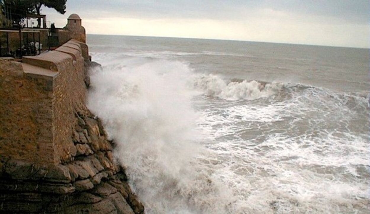 El Bufador es un agujero formado de manera natural que deja pasar el agua del mar | Foto: Samarucs.com