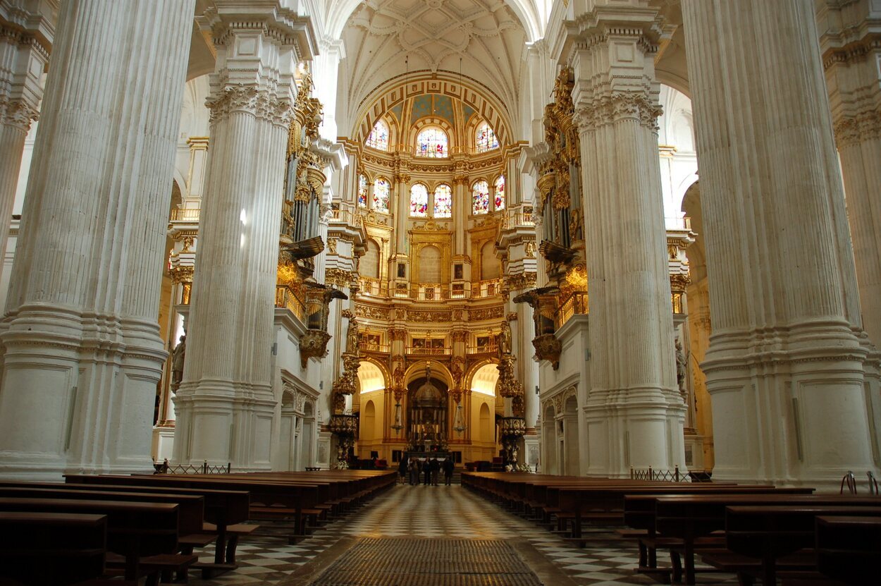 El cuerpo de la Emperatriz Isabel estuvo enterrado en la Catedral