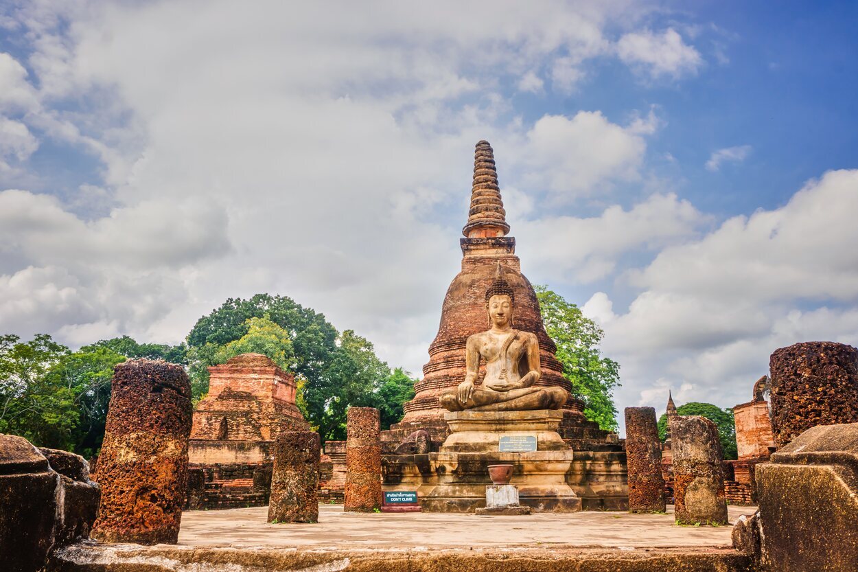 En estas ruinas se puede encontrar el monumento al Rey Ramkhamhaeng