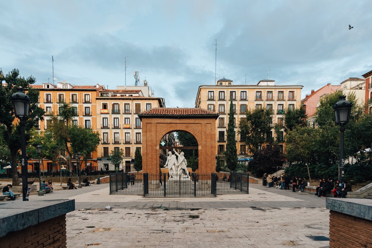 La Plaza del 2 de mayo es una de las más frecuentadas del centro de Madrid