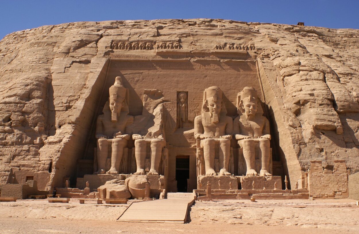 Abu Simbel es imprescindible visitarlo para terminar con buen sabor de boca