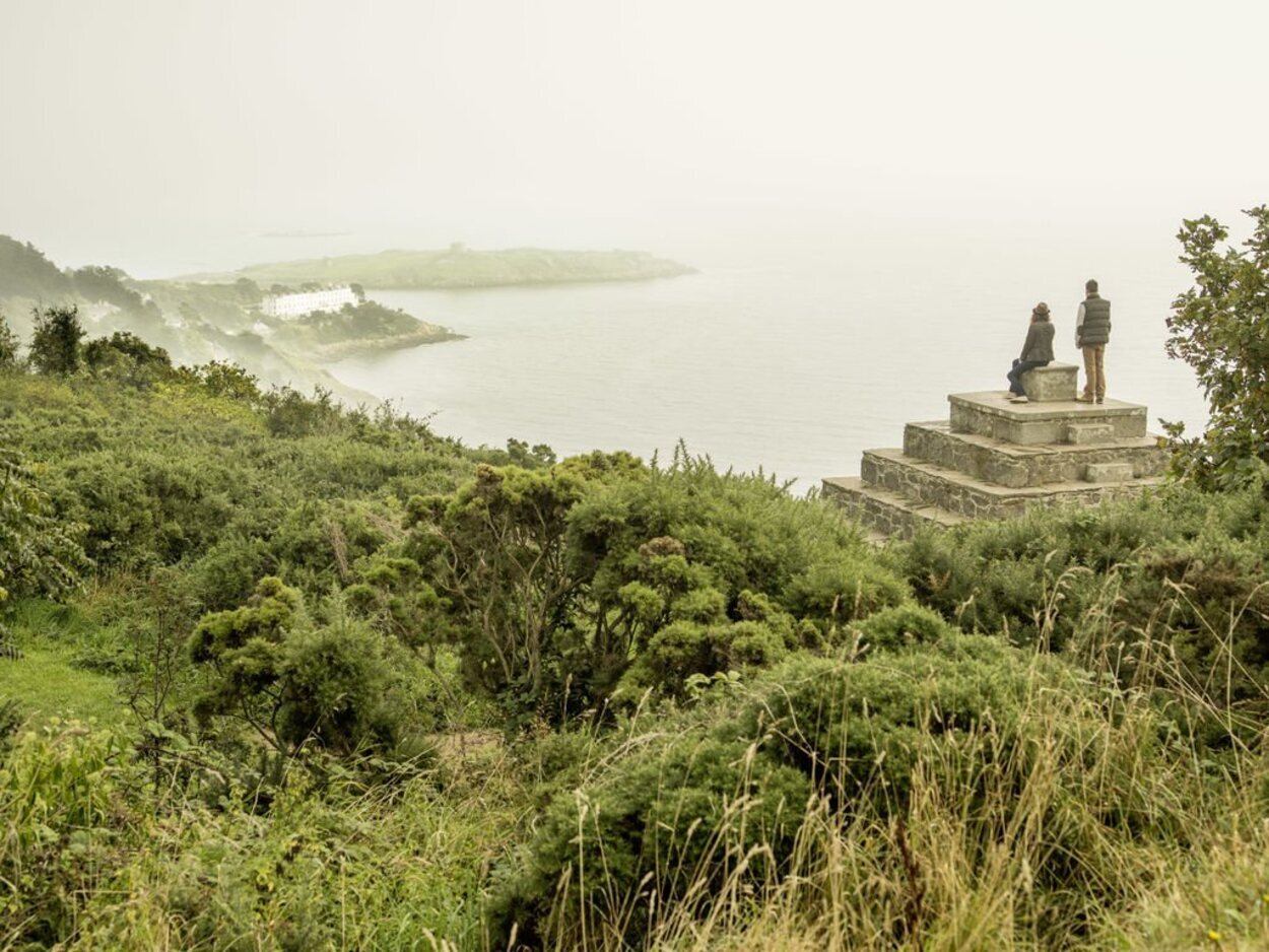 La pirámide de Killiney Hill es una de las cosas más llamativas del lugar