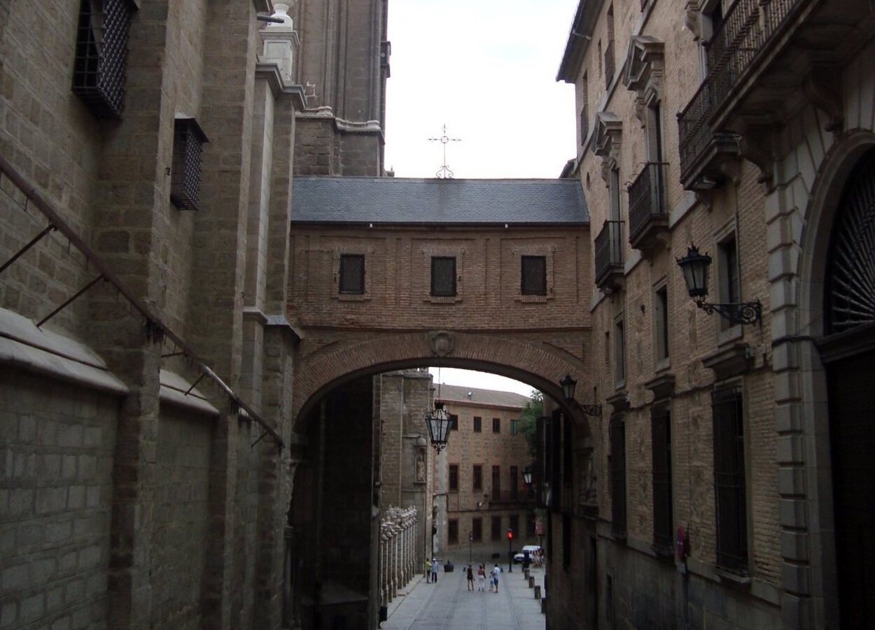 Vistas del pasadizo que une la catedral con el palacio arzobispal