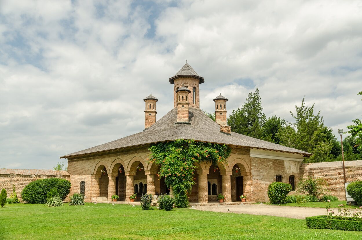 Una de las fachadas del Palacio de Mogosoaia