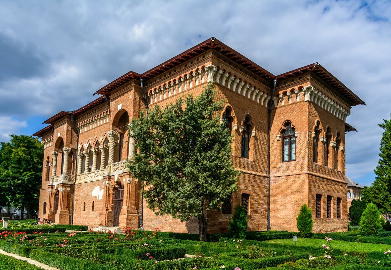 Otra de las fachadas del Palacio de Mogosoaia