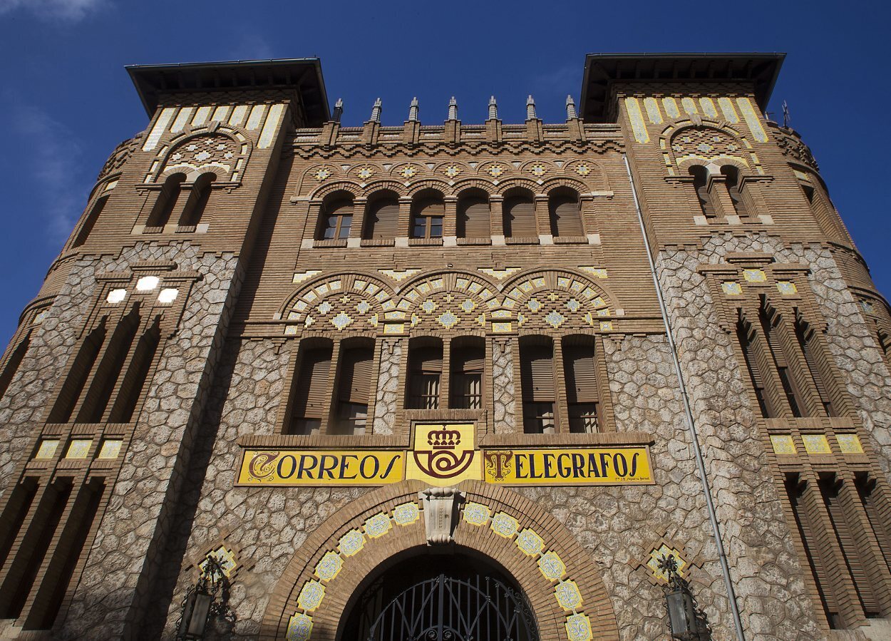 Fachada del edificio de Correos y Telégrafos de Castellón de la Plana