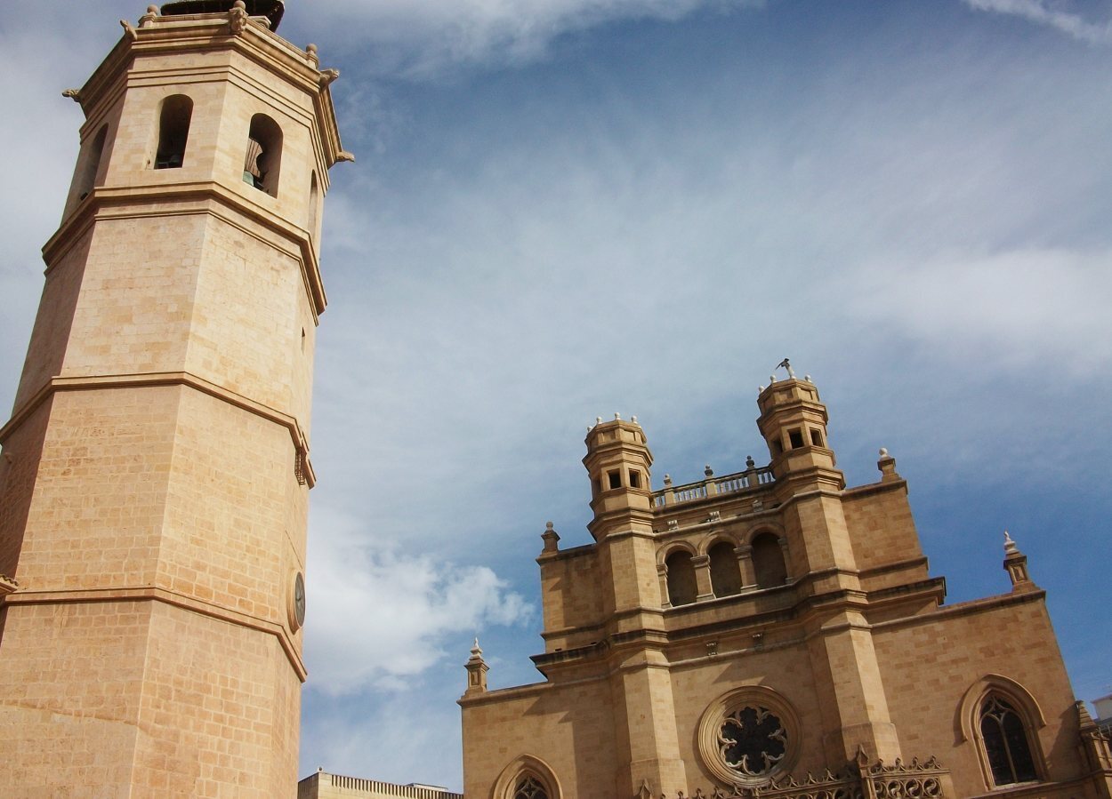 Detalle de la concatedral y el Fadrí