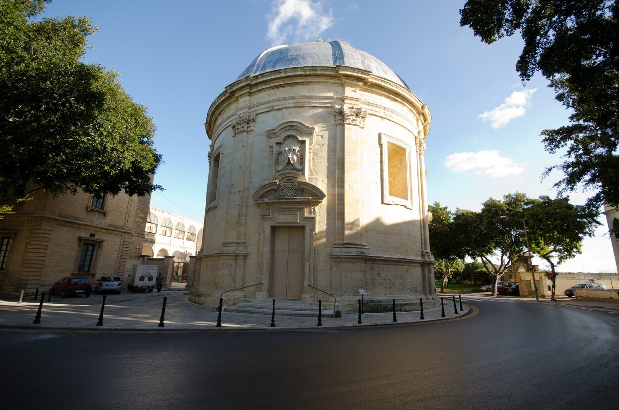 Vista de la Iglesia Sarria de Floriana