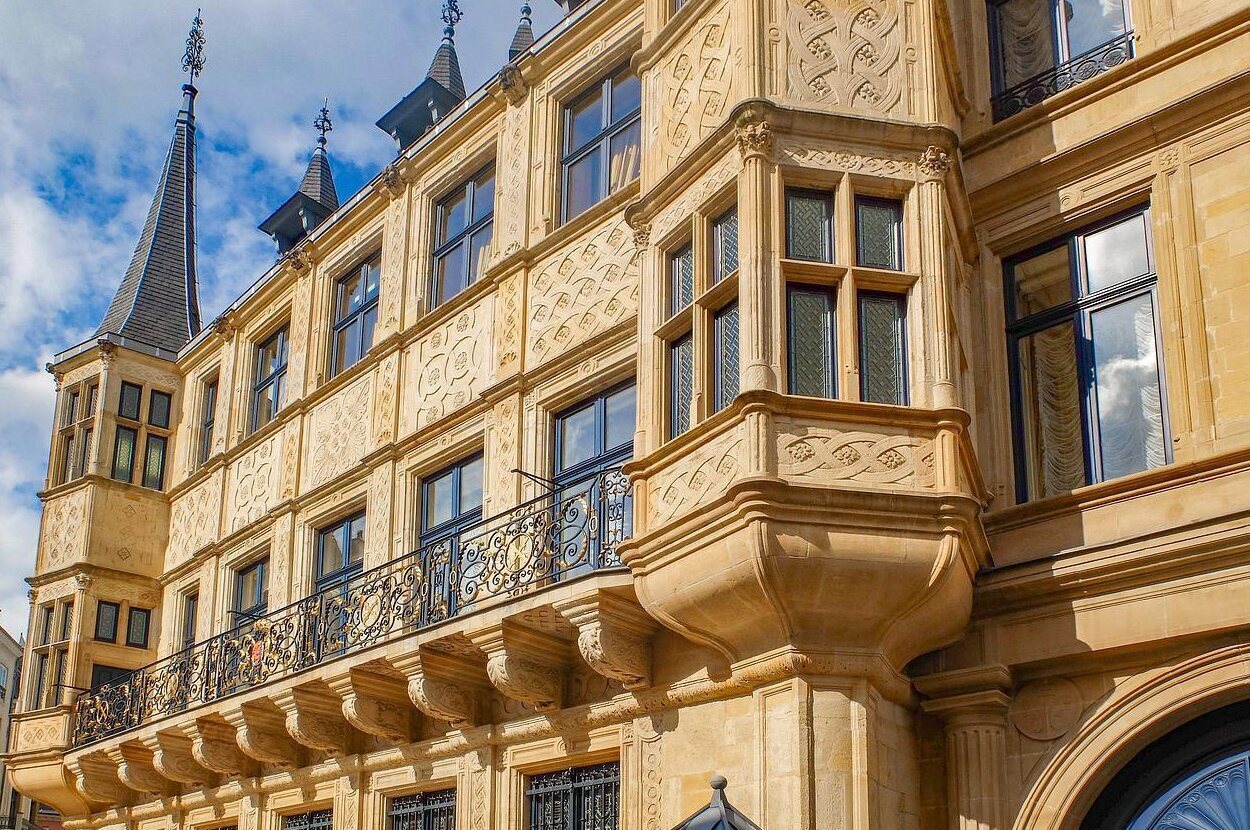 Detalle de la fachada del Gran Palacio Ducal de Luxemburgo