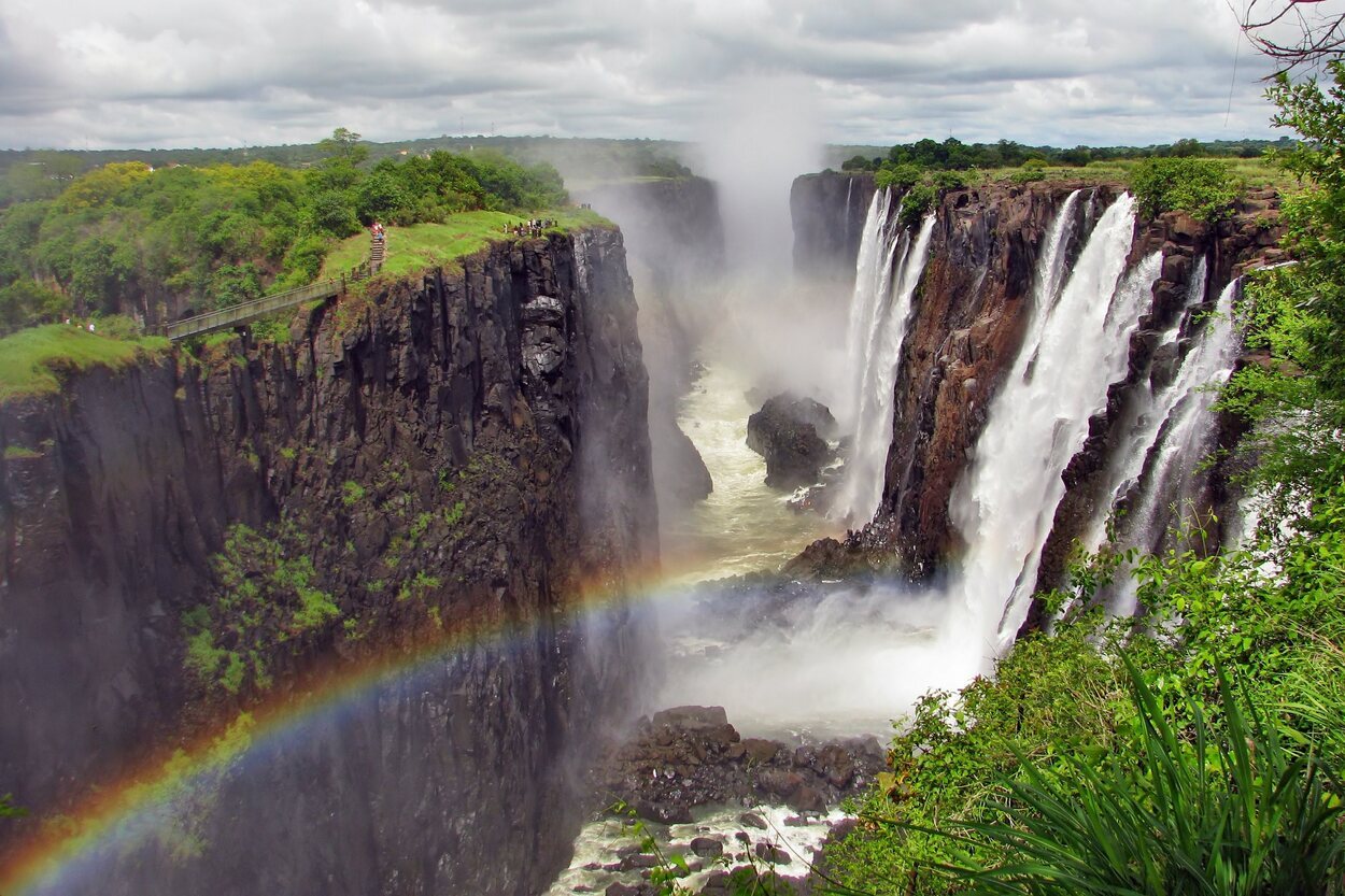 Las Cataratas Victoria son famosas por el gran ruido que hacen