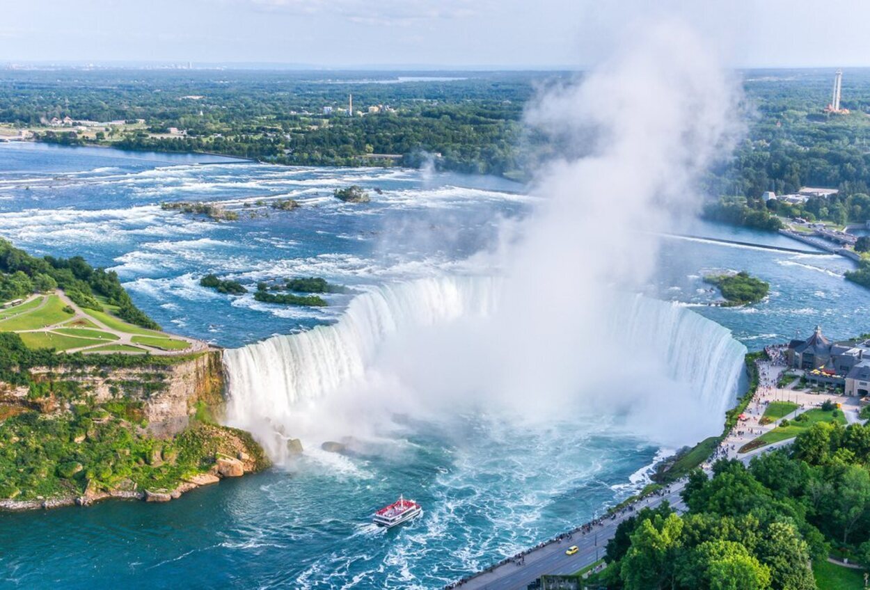 Las Cataratas del Niágara son uno de los espectáculos visuales más increíbles del mundo