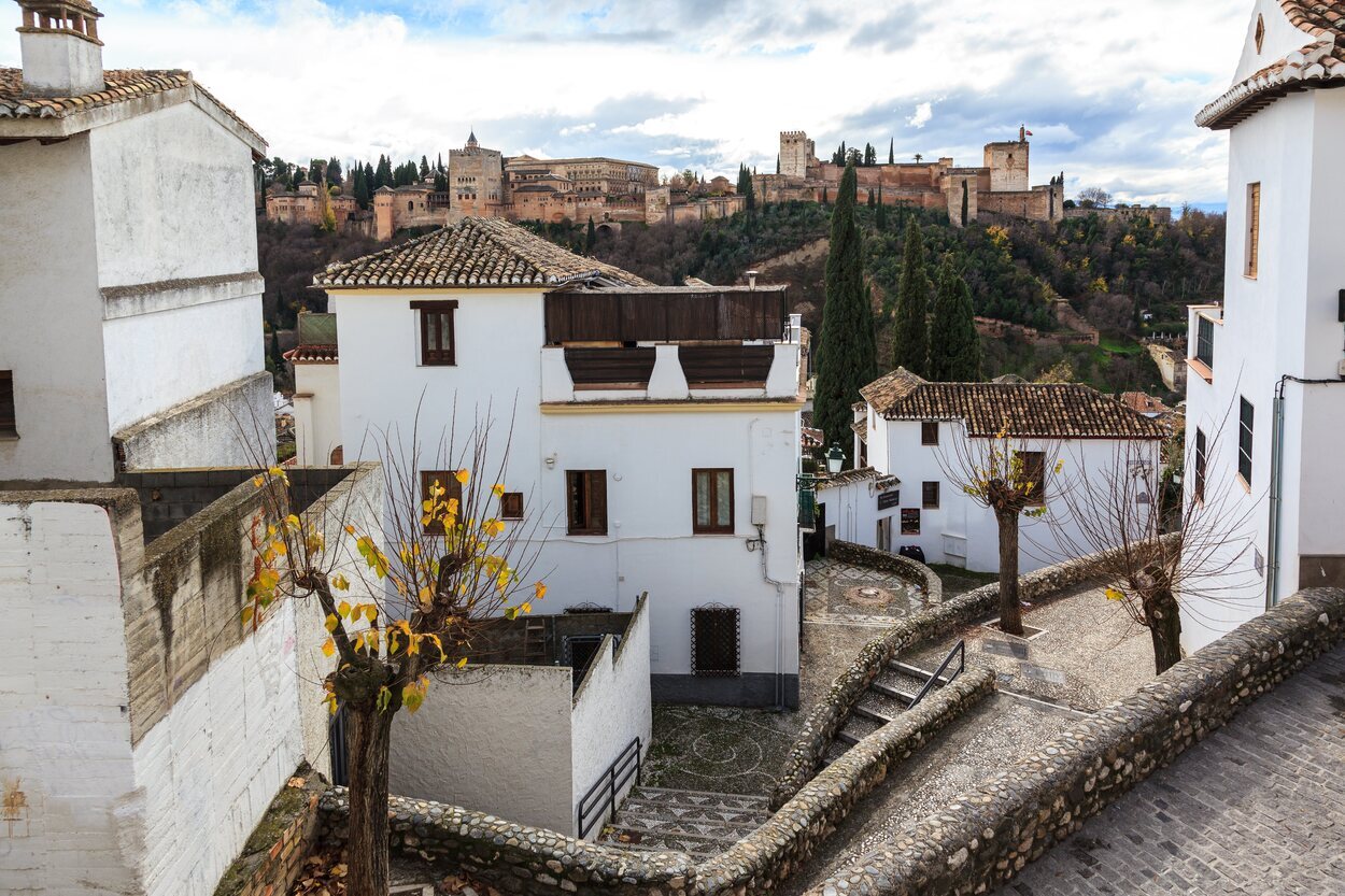 El Barrio de la Albaicín es una de las visitas obligadas de Granada