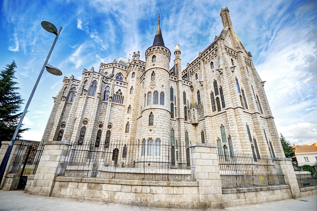 Fachada del palacio de Astorga