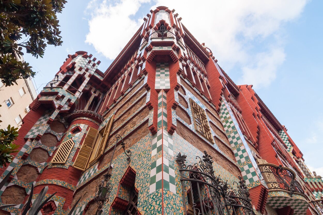 Fachada de la Casa Vicens