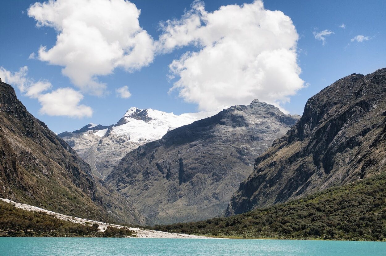 El macizo nevado del Huascarán cuenta con grandes rutas para los turistas más aventureros