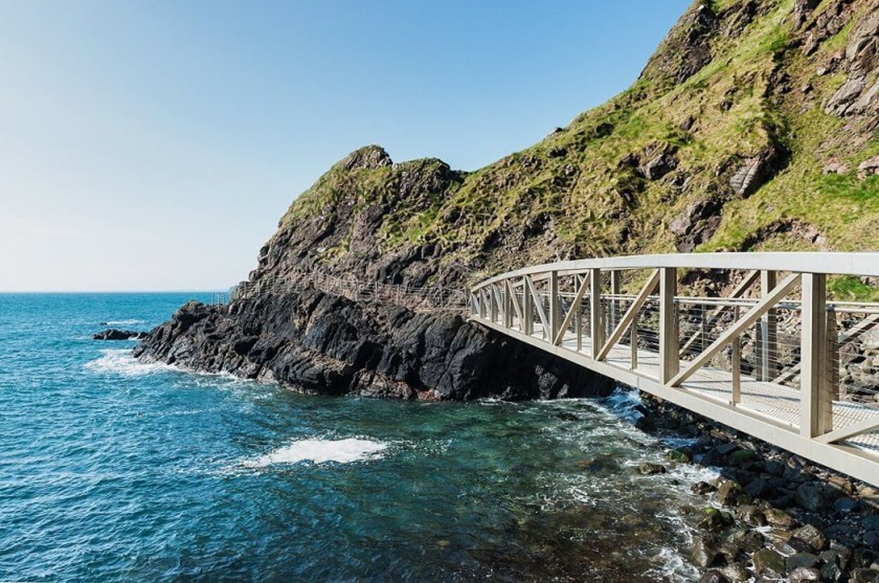 El sendero de los Gobbins es un lugar de indescriptible belleza