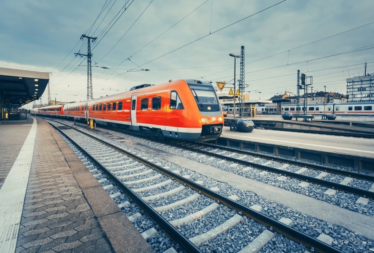 El tren suburbano es una opción barata aunque más lenta que otras