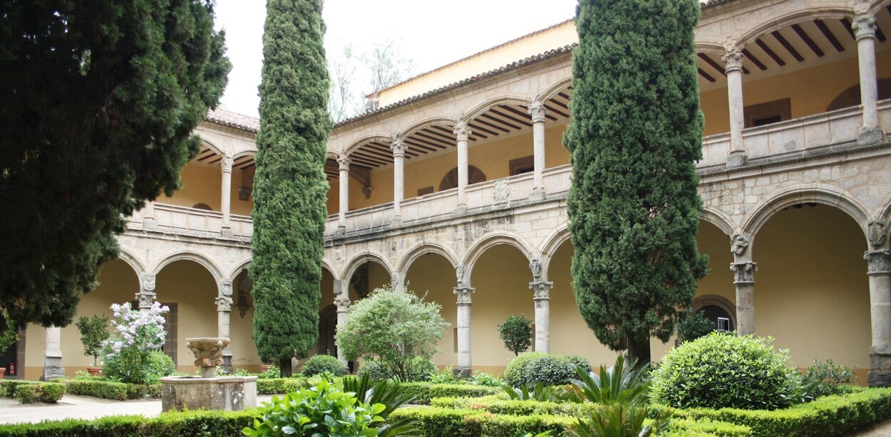 La fuente en el jardín del Claustro Nuevo es una de las cosas que más destacan