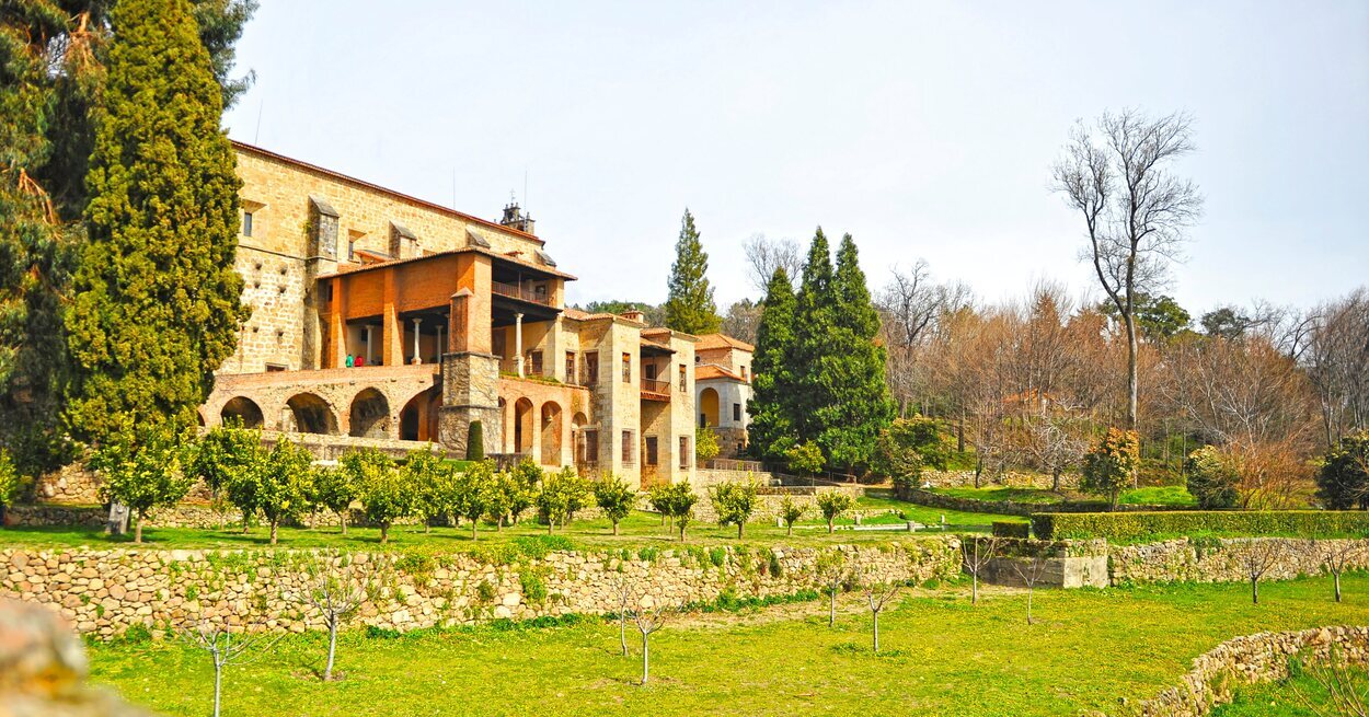 El Monasterio de Yuste es una de las principales paradas culturales en Extremadura